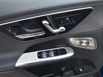 MERCEDES-BENZ GLC 300 d COUPE 4M AMG LINE TRITTBRETT&hellip;