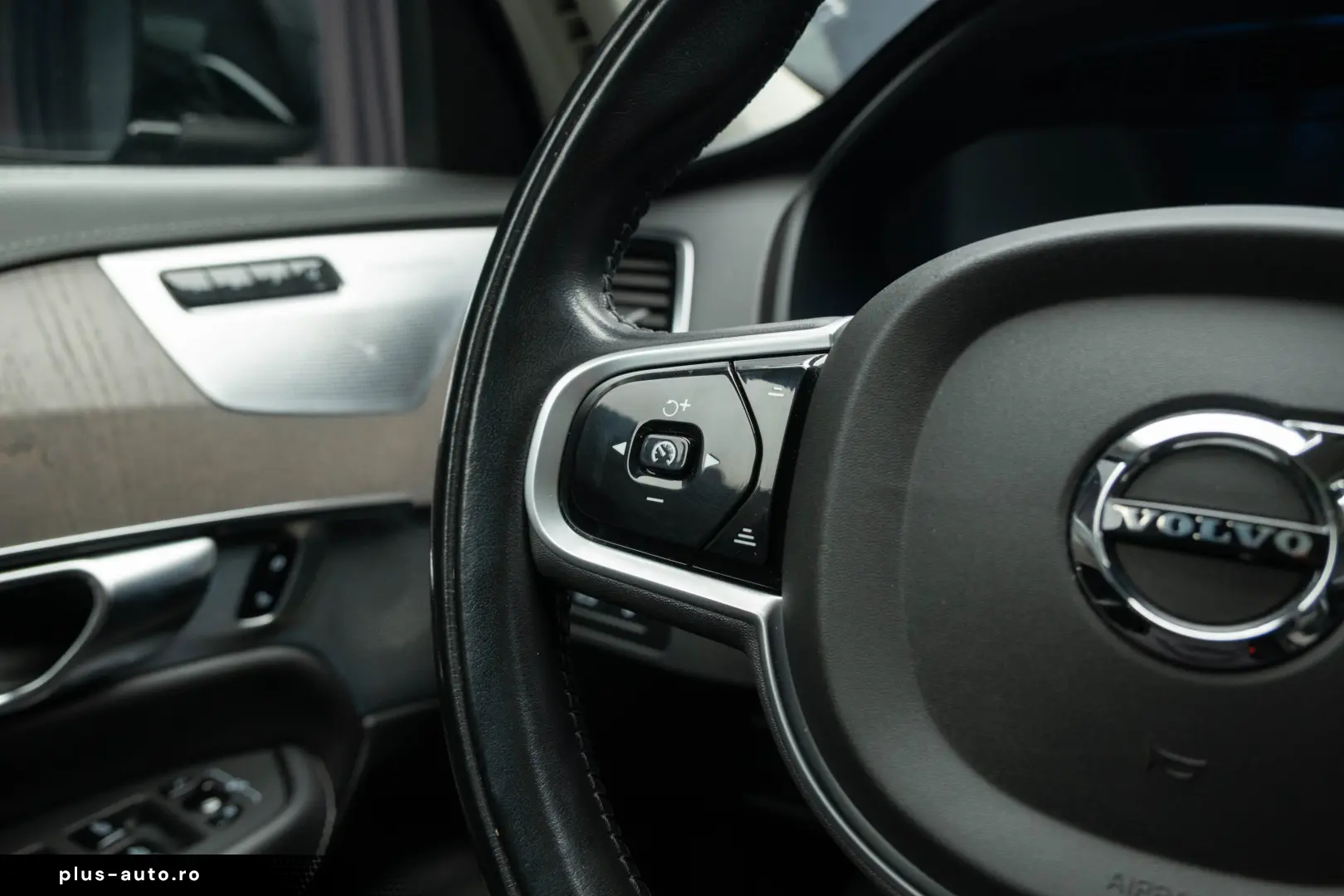 Volvo XC90 T8 eAWD Recharge