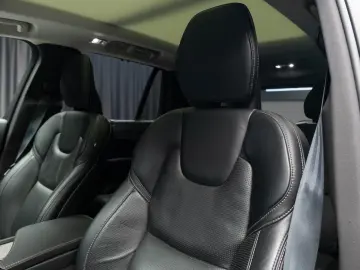 Volvo XC90 T8 eAWD Recharge