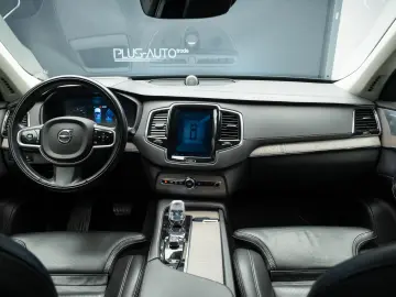 Volvo XC90 T8 eAWD Recharge