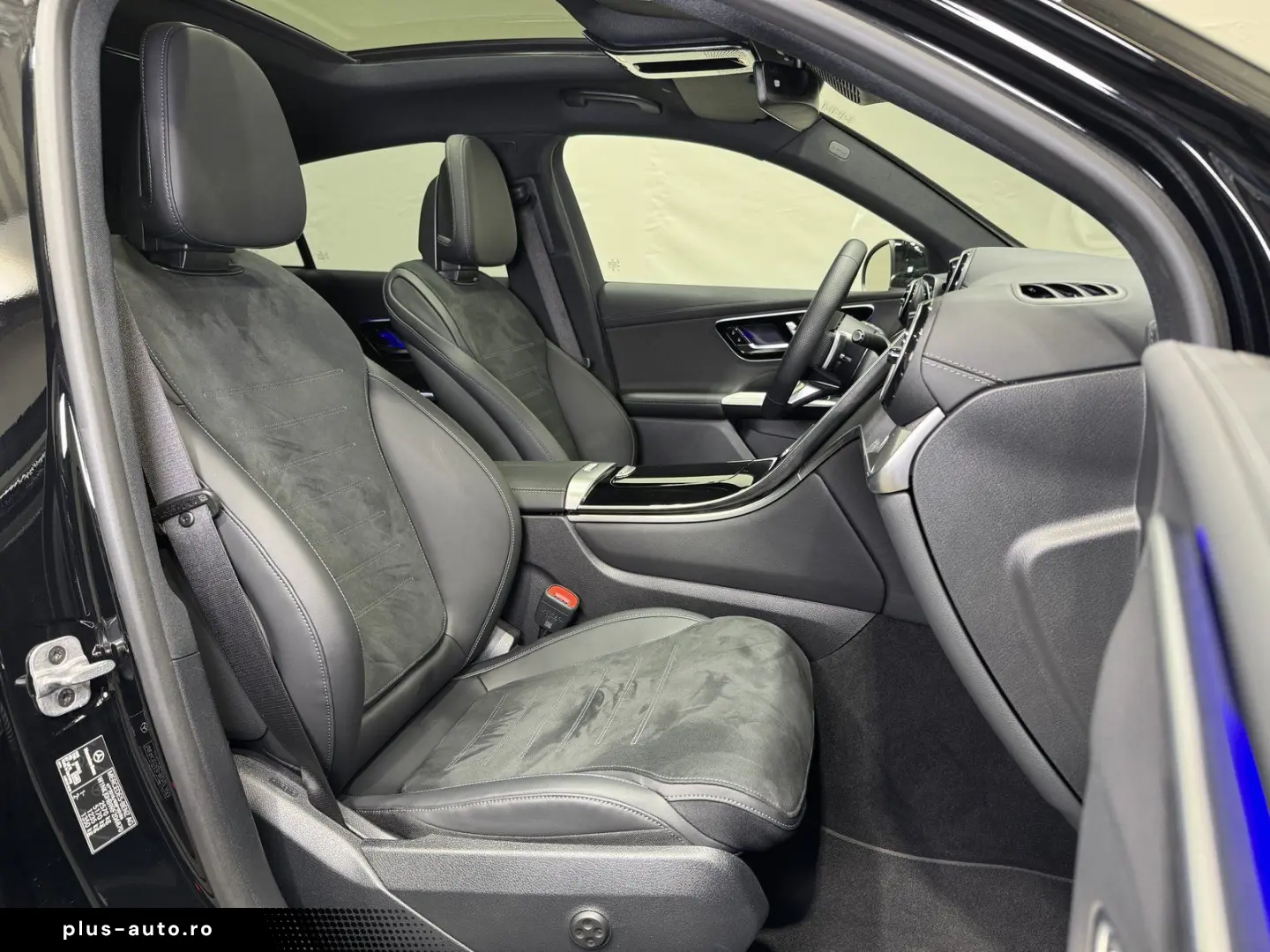 MERCEDES-BENZ GLC 300 d 4M AMG Night 360  Distro AHK Digital