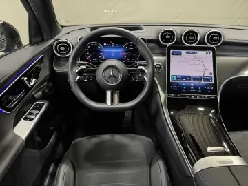 MERCEDES-BENZ GLC 300 d 4M AMG Night 360  Distro AHK Digital
