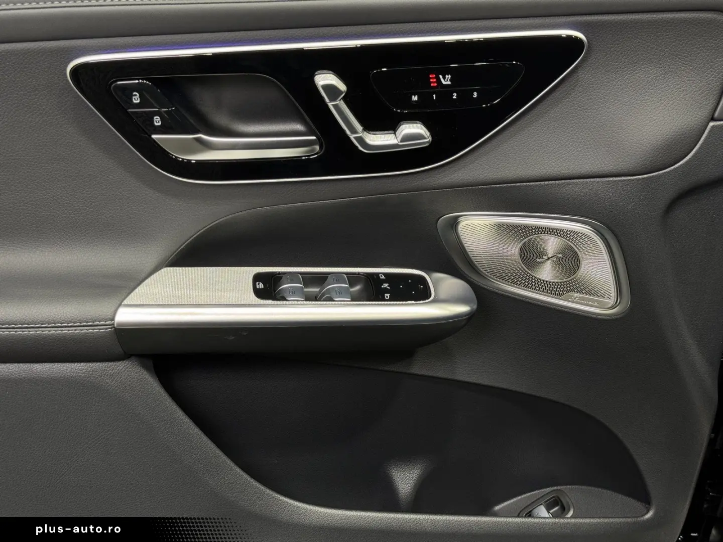 MERCEDES-BENZ GLC 300 d 4M AMG Night 360  Distro AHK Digital