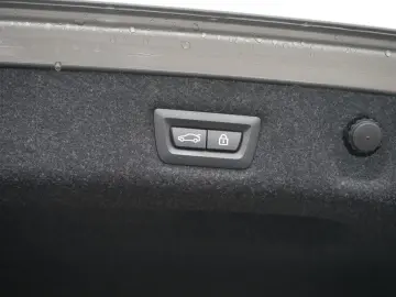 BMW M5 xDrive HUD LED SPORTABGASANLAGE ACC W-LAN H K