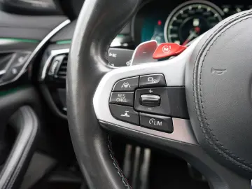 BMW M5 xDrive HUD LED SPORTABGASANLAGE ACC W-LAN H K