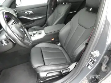 BMW 320 d M Sport PRO LED-LASER KEYLESS KAM SCHIEBE