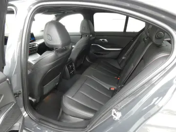 BMW 320 d M Sport PRO LED-LASER KEYLESS KAM SCHIEBE