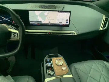 BMW iX xDrive40 SPORT ELEKTRO LASER HUD PANO 22  AHK