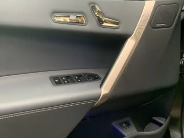 BMW iX xDrive40 SPORT ELEKTRO LASER HUD PANO 22  AHK