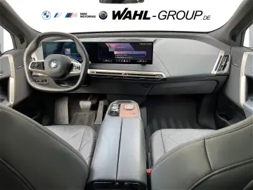 BMW iX xDrive40 SPORTPAKET H&K HIFI PANO AHK LASER A