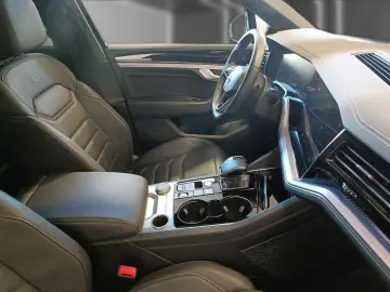 VW Touareg V6 3.0 TDI R-Line 4M AHK Memory Navi DC