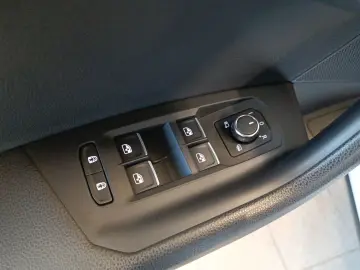 VW Touareg V6 3.0 TDI R-Line 4M AHK Memory Navi DC