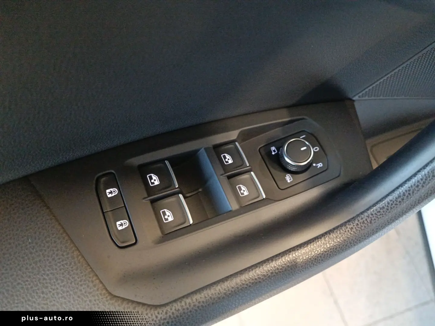 VW Touareg V6 3.0 TDI R-Line 4M AHK Memory Navi DC