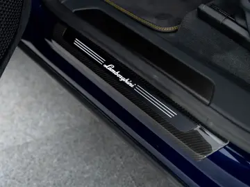 LAMBORGHINI Urus Performante MY24   Carbon