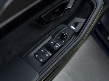 LAMBORGHINI Urus Performante MY24   Carbon