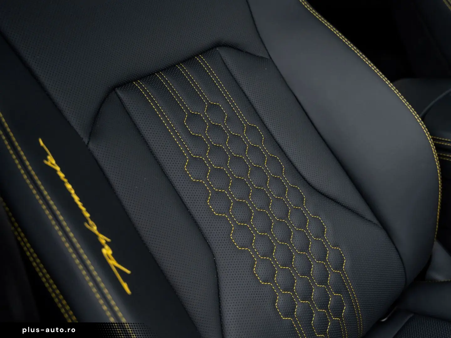 LAMBORGHINI Urus Performante MY24   Carbon