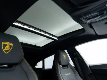 LAMBORGHINI Urus Performante MY24   Carbon