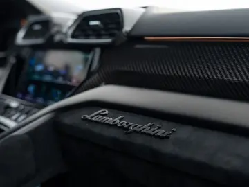 LAMBORGHINI Urus Performante MY24   Carbon