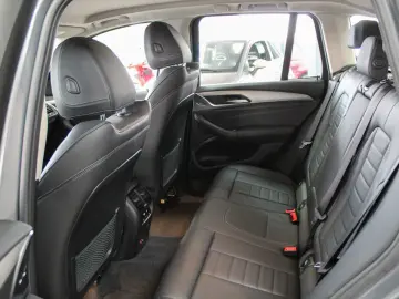 BMW X3 xDrive 20i Automatik Leder Kamera 1.Hand LED