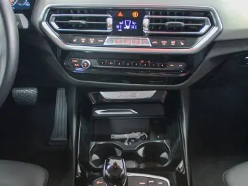 BMW X3 xDrive 20i Automatik Leder Kamera 1.Hand LED