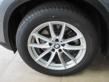 BMW X3 xDrive 20i Automatik Leder Kamera 1.Hand LED