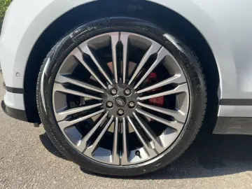 LAND ROVER RANGE ROVER VELAR D300 Dynamic SE Pano