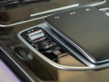 Mercedes-Benz GLC 300 e 4MATIC 9G-TRONIC  AMG-Line