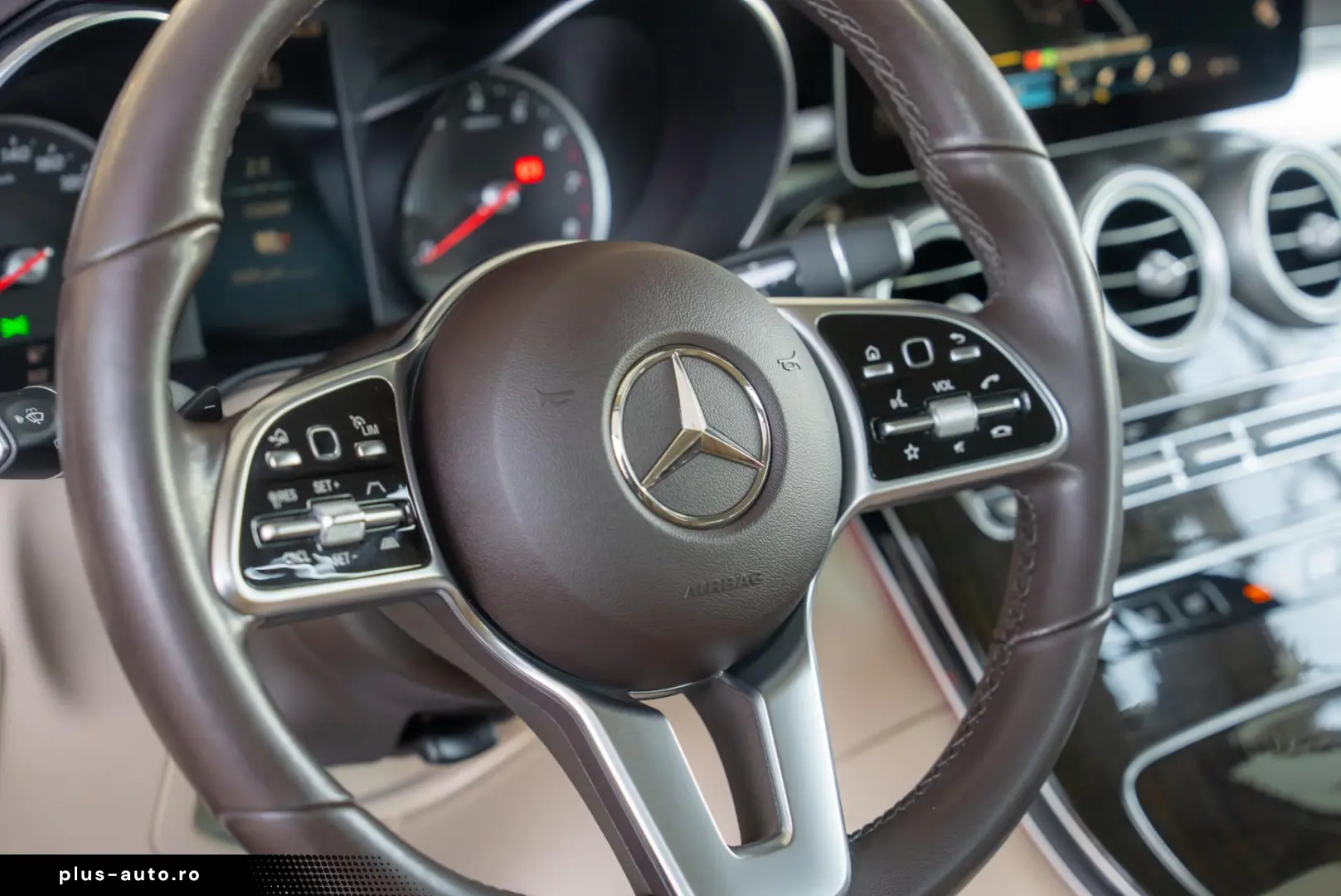 Mercedes-Benz GLC 300 e 4MATIC 9G-TRONIC  AMG-Line