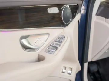 Mercedes-Benz GLC 300 e 4MATIC 9G-TRONIC  AMG-Line