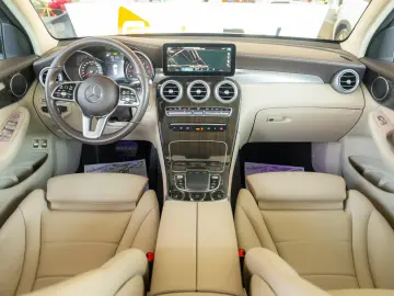 Mercedes-Benz GLC 300 e 4MATIC 9G-TRONIC  AMG-Line