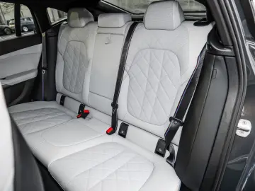 BMW X6 xDrive30d M Sport HUD RFK NAVI LED Sound Syst