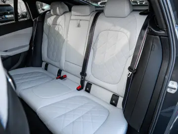 BMW X6 xDrive30d M Sport PANO HUD ACC RFK NAVI LED D