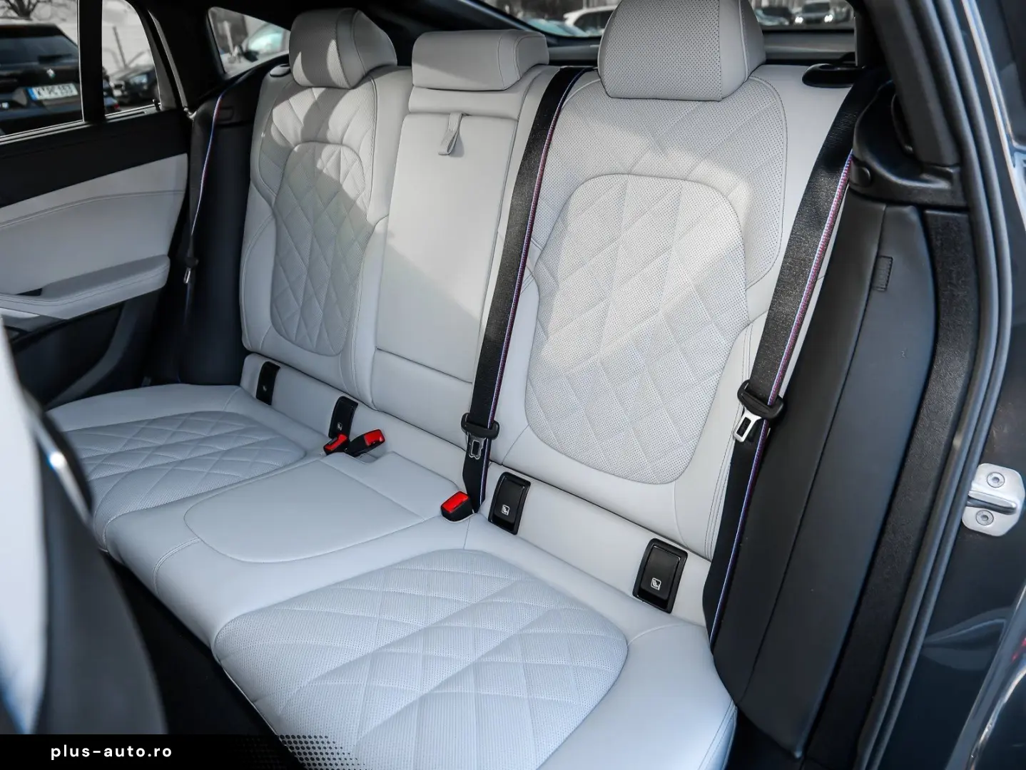 BMW X6 xDrive30d M Sport PANO HUD ACC RFK NAVI LED D