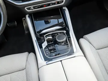 BMW X6 xDrive30d M Sport PANO HUD ACC RFK NAVI LED D