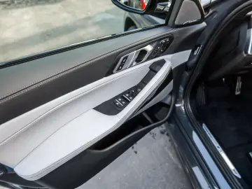 BMW X6 xDrive30d M Sport PANO HUD ACC RFK NAVI LED D