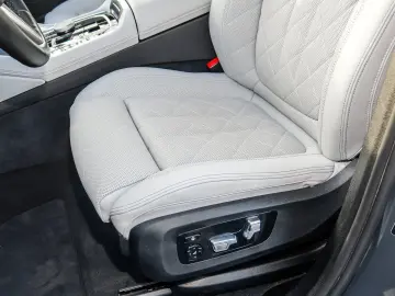 BMW X6 xDrive30d M Sport PANO HUD ACC RFK NAVI LED D