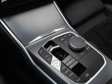 BMW Seria 3 318i Aut. M Sport