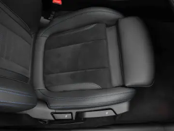 BMW Seria 3 318i Aut. M Sport