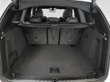 BMW iX3 1 89 %   GAP   48 M H K Pano AHK