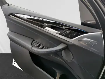 BMW iX3 1 89 %   GAP   48 M H K Pano AHK