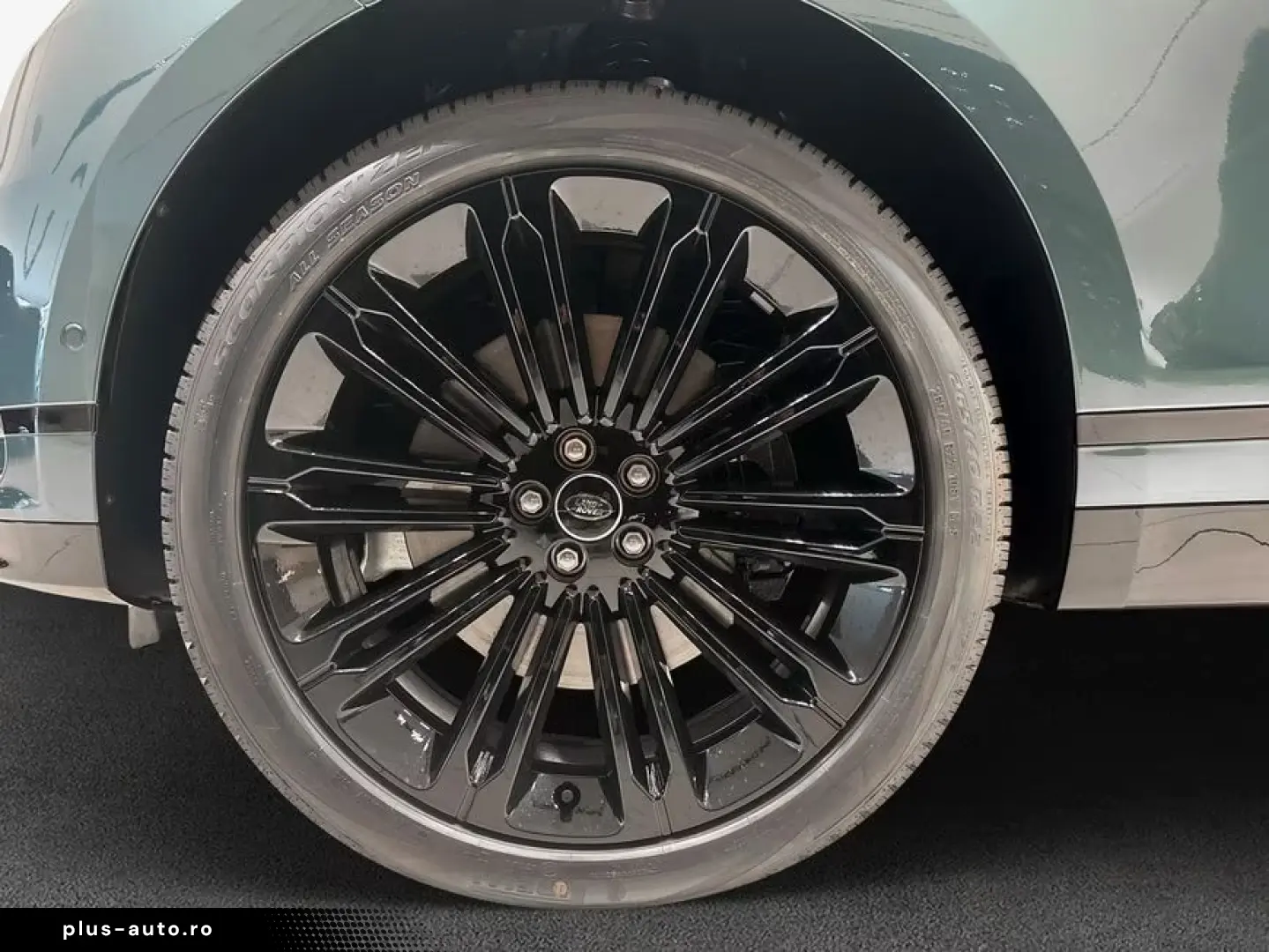 Land Rover Range Rover Velar D300 Dynamic SE