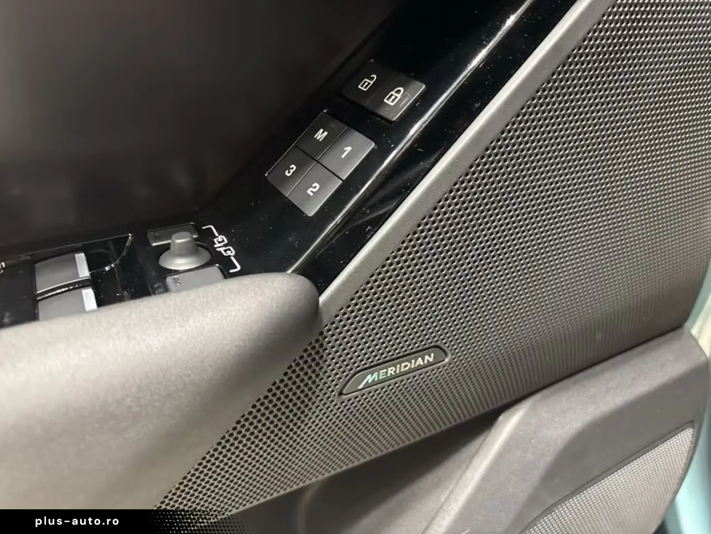 Land Rover Range Rover Velar D300 Dynamic SE