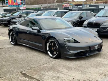 PORSCHE Taycan Turbo SportChrono Pano Massage Matrix