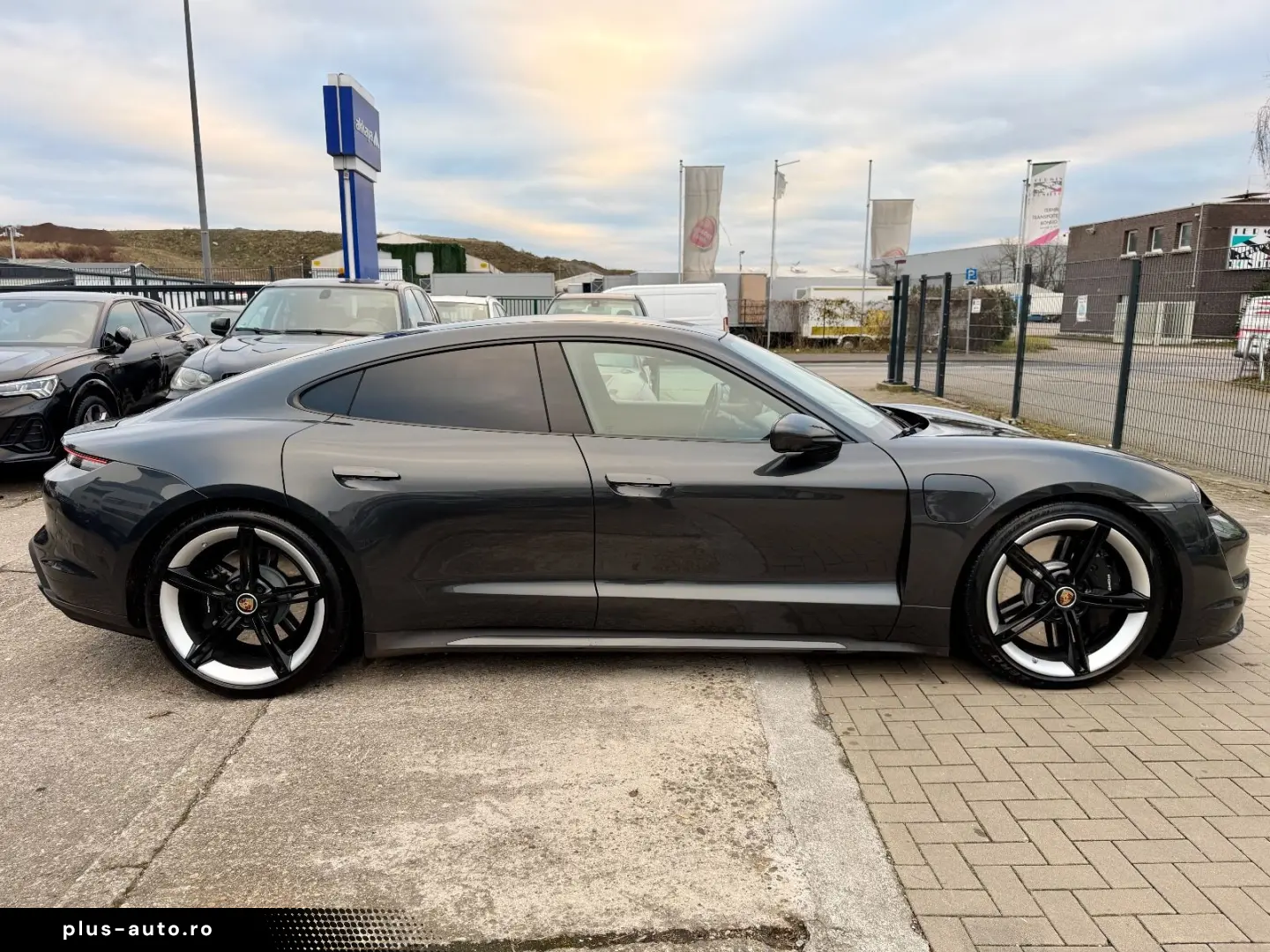 PORSCHE Taycan Turbo SportChrono Pano Massage Matrix