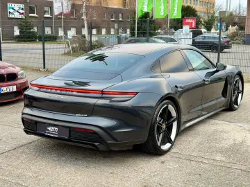 PORSCHE Taycan Turbo SportChrono Pano Massage Matrix