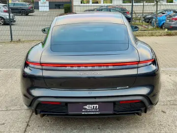 PORSCHE Taycan Turbo SportChrono Pano Massage Matrix