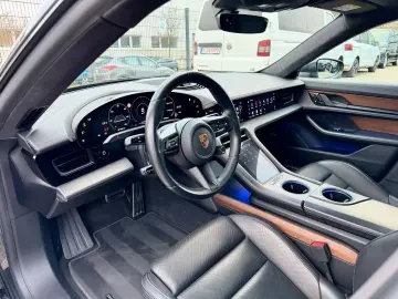 PORSCHE Taycan Turbo SportChrono Pano Massage Matrix
