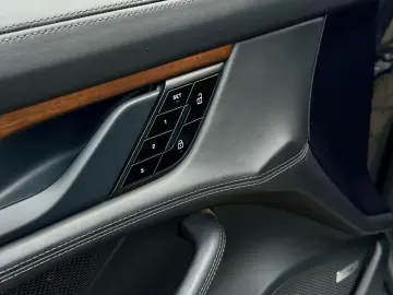 PORSCHE Taycan Turbo SportChrono Pano Massage Matrix