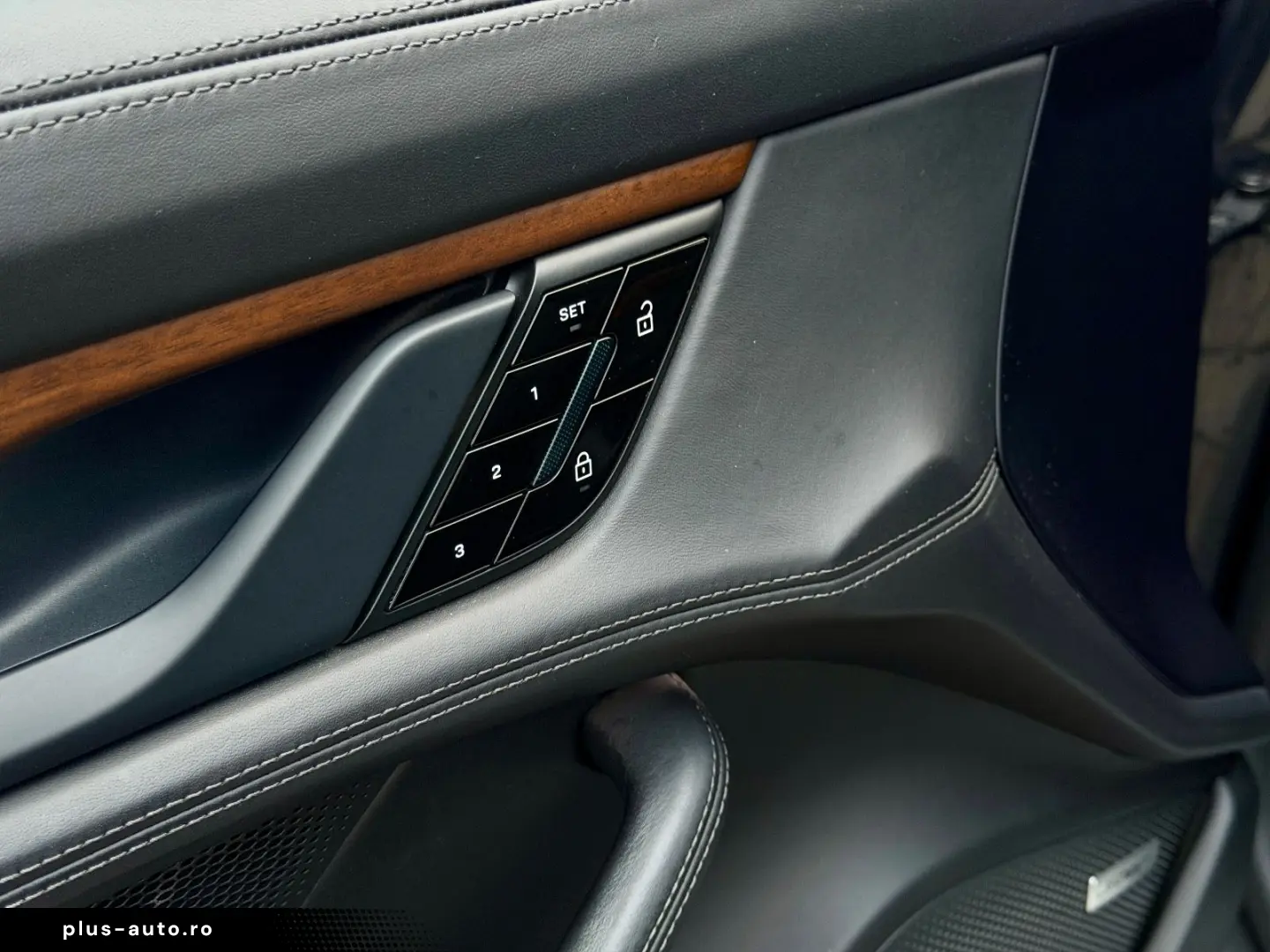 PORSCHE Taycan Turbo SportChrono Pano Massage Matrix