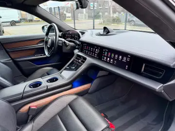PORSCHE Taycan Turbo SportChrono Pano Massage Matrix